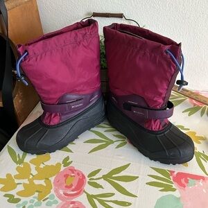 NWOT Columbia Youth Powderbug Forty Waterproof Snowboot Size 6
